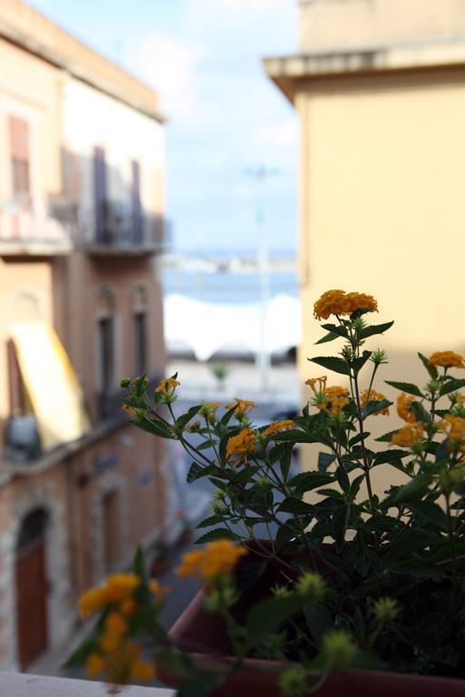 B&B La Terrazza Sul Porto Trapani Exterior foto